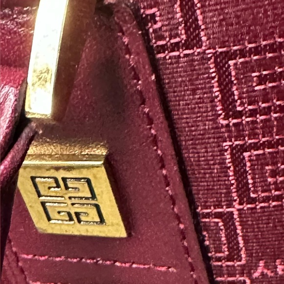 GIVENCHY Rare travel bag - Picture 12 of 16